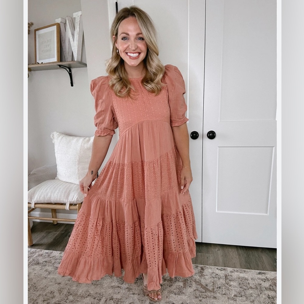 Pinkblush eyelet tiered midi dress nwot - Picture 6 of 8